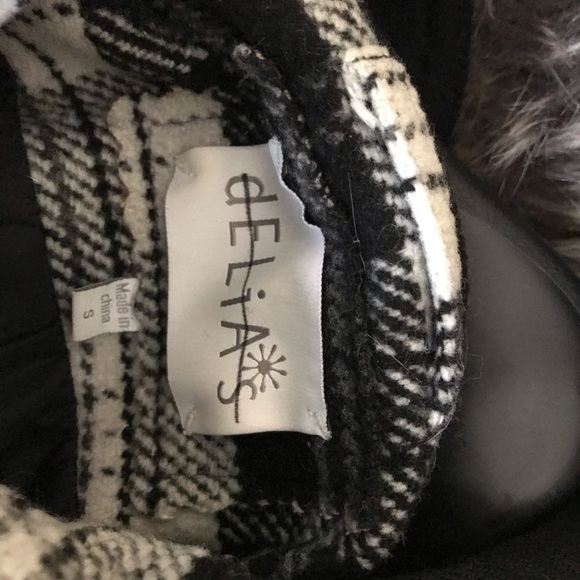 Coats - Picture 2 of 6